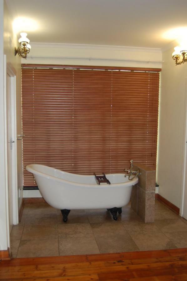 Twickenham Guest House โจฮันเนสเบิร์ก ภายนอก รูปภาพ